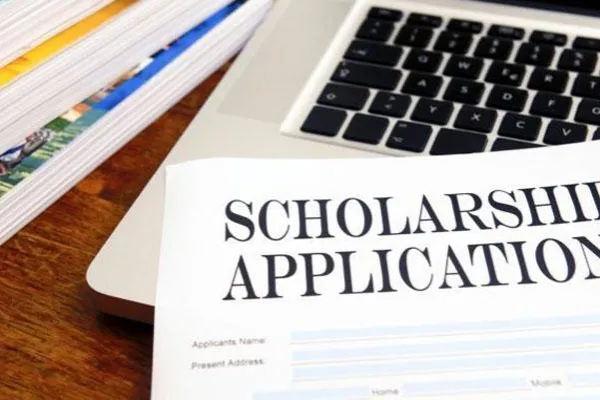 scholarships-therightway.jpg